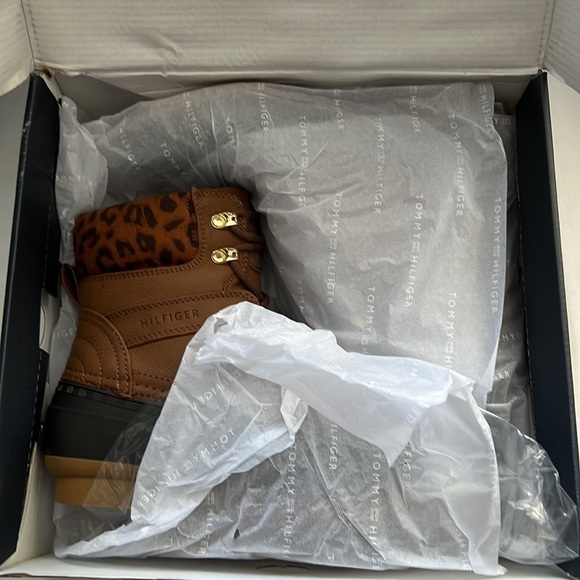 NEW!! Tommy Hilfiger Reise Brown/Leopard Duck Boot Size 7 - Picture 5 of 11